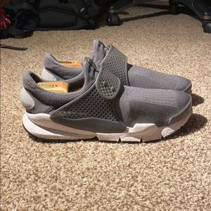 Men’s Nike sock dart size 11